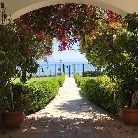 Marbella - Estepona Beach Frontline Apartment Zewnętrze zdjęcie