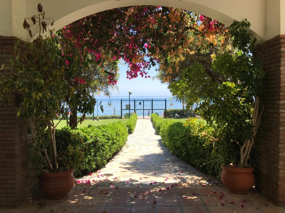 Marbella - Estepona Beach Frontline Apartment Zewnętrze zdjęcie