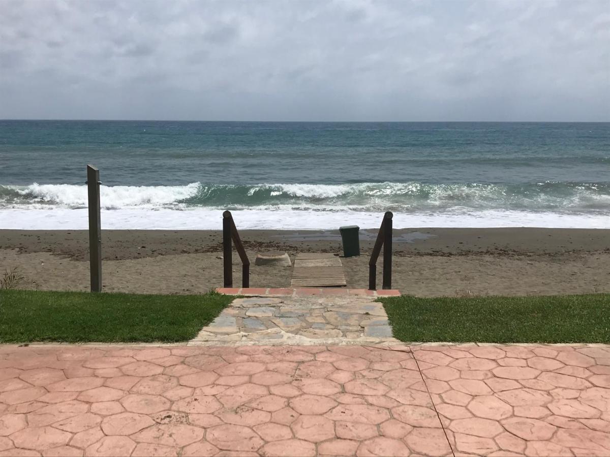 Marbella - Estepona Beach Frontline Apartment Zewnętrze zdjęcie