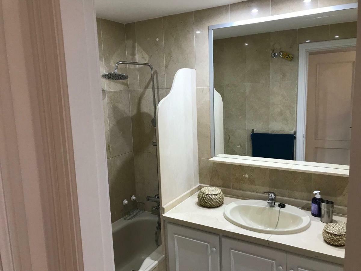 Marbella - Estepona Beach Frontline Apartment Zewnętrze zdjęcie