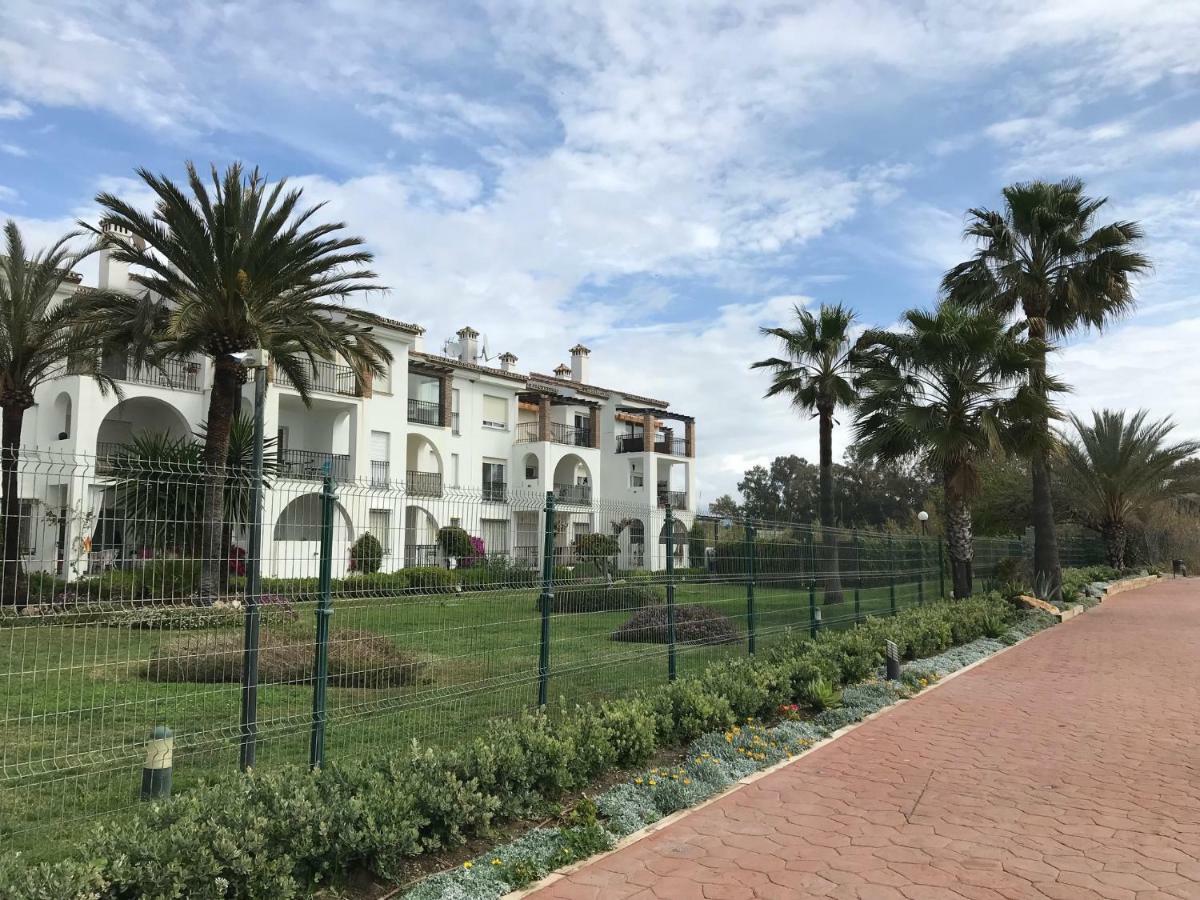 Marbella - Estepona Beach Frontline Apartment Zewnętrze zdjęcie