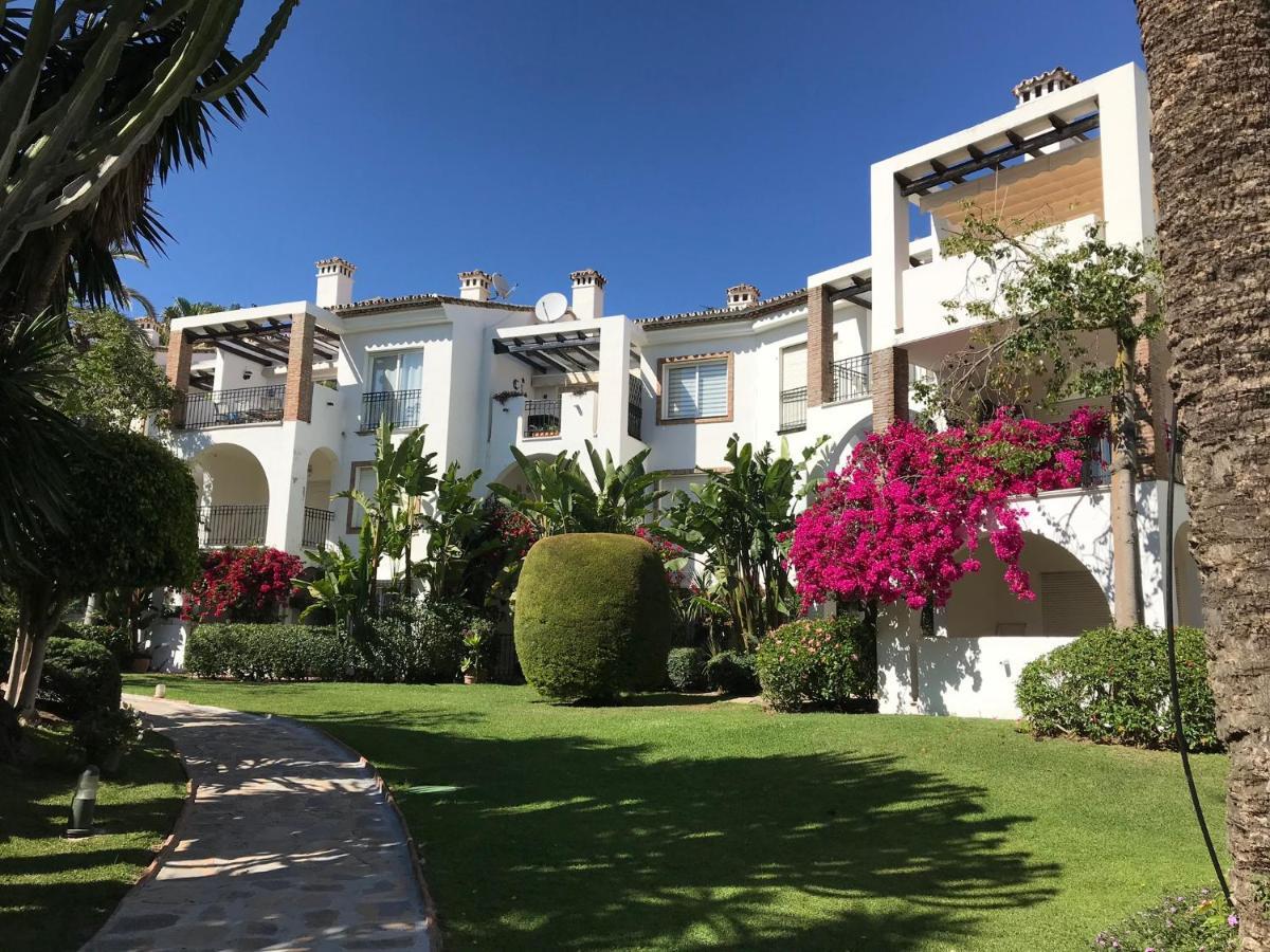 Marbella - Estepona Beach Frontline Apartment Zewnętrze zdjęcie