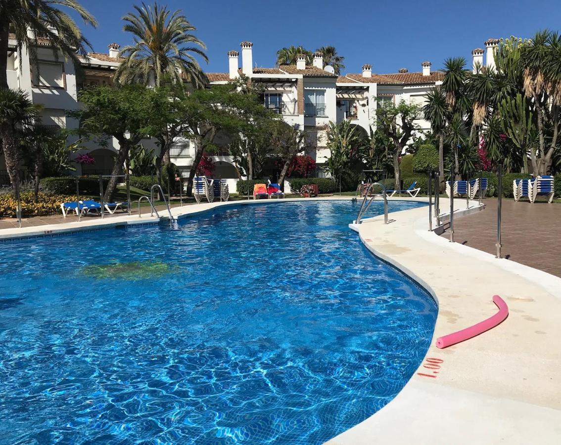 Marbella - Estepona Beach Frontline Apartment Zewnętrze zdjęcie